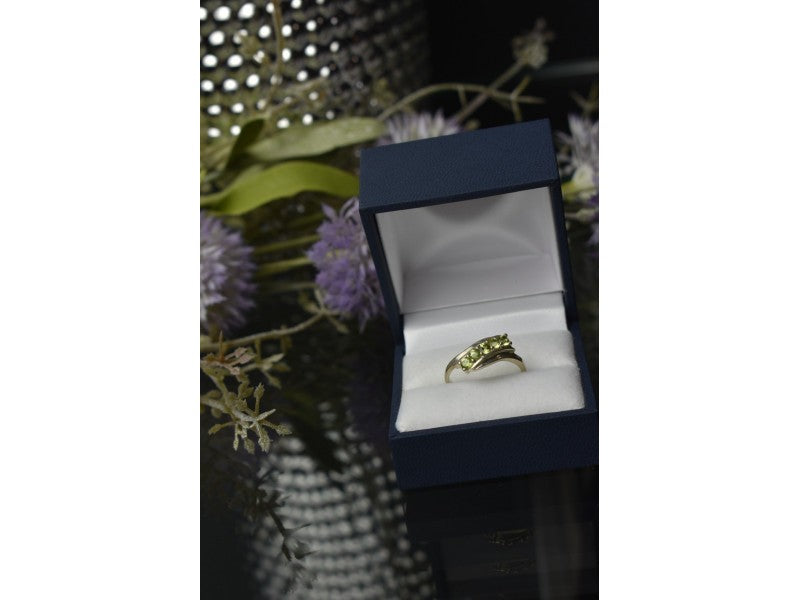 925 Sterling Silver Peridot Ring Size 8.5