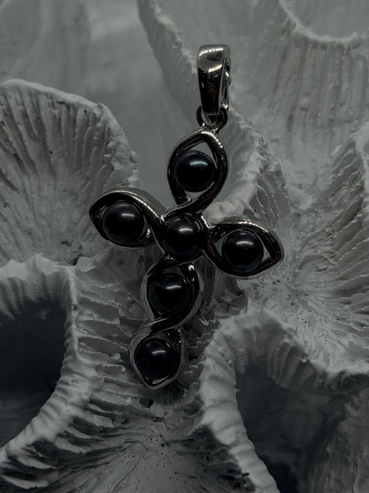 925 Sterling Silver Hematite Cross Pendant Openwork Design