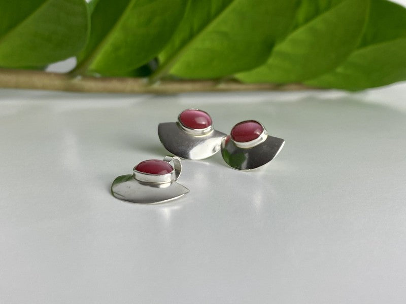 925 Sterling Silver Pink Agate Stud Earrings & Pendant Set