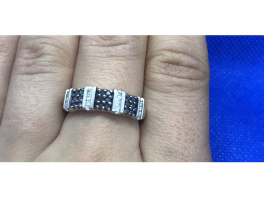 925 Sterling Silver Black Spinel Ring Size 8