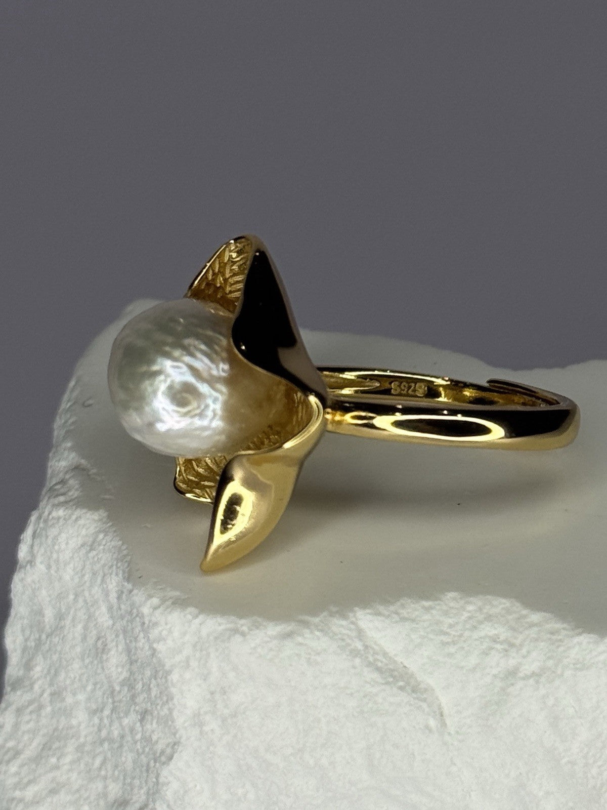 925 Sterling Silver  Gold Plated Pearl  "Ocean Mood" Ring Size Adjustable