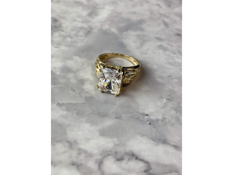 10K Yellow Gold CZ Ring Size 6.5 UTC