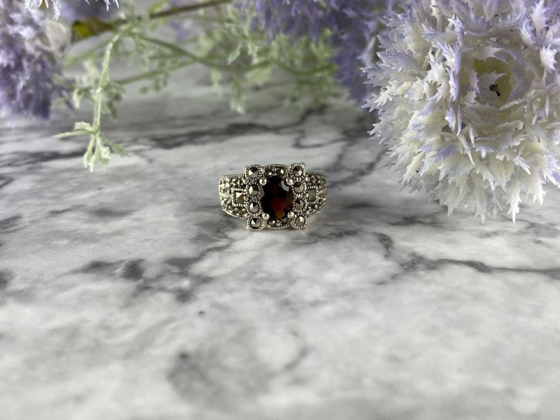 925 Sterling Silver Garnet & Marcasites Ring Size 6.75