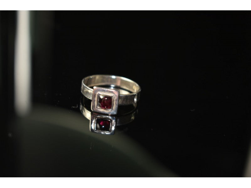 925 Sterling Silver Almandine Ring Size 6.5
