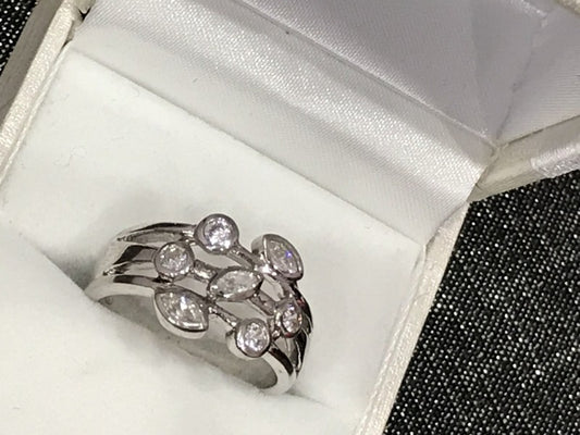 925 Sterling Silver CZ Ring Size 8