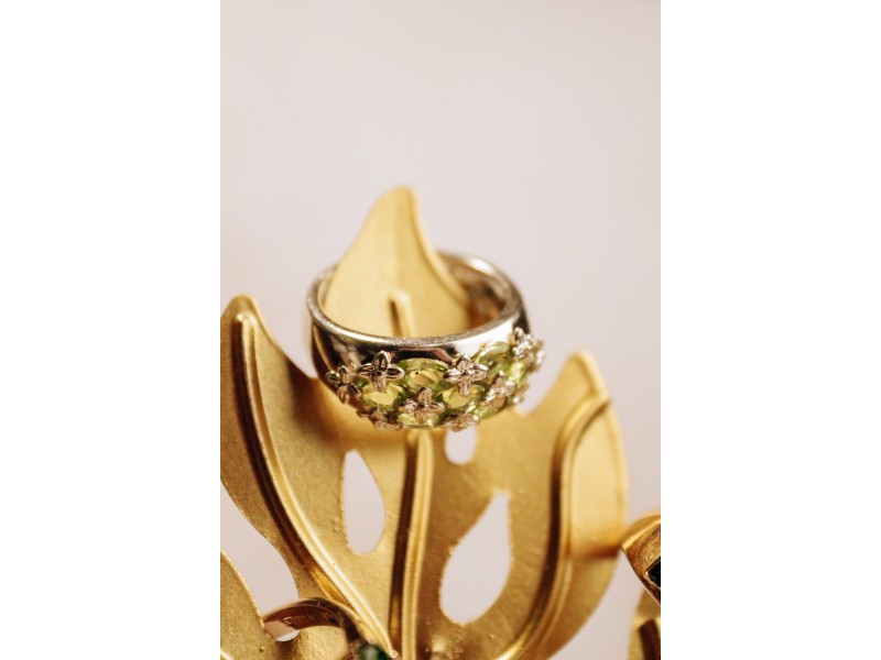 925 Sterling Silver Peridot Ring Size 7