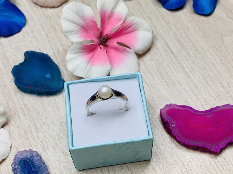925 Sterling Silver Pearl Ring Size 8