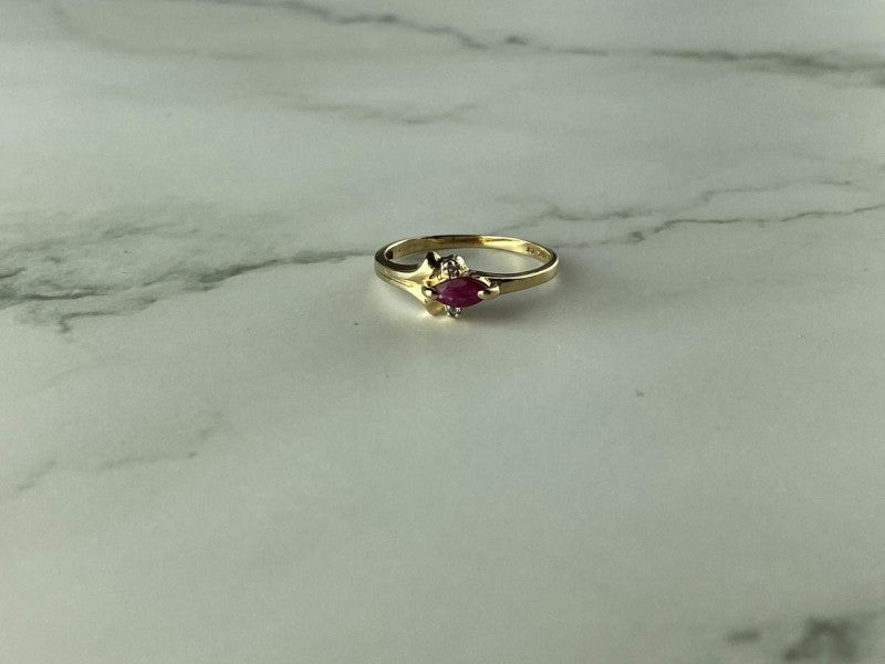 10K Yellow Gold Ruby & Diamonds Ring Size 6.75