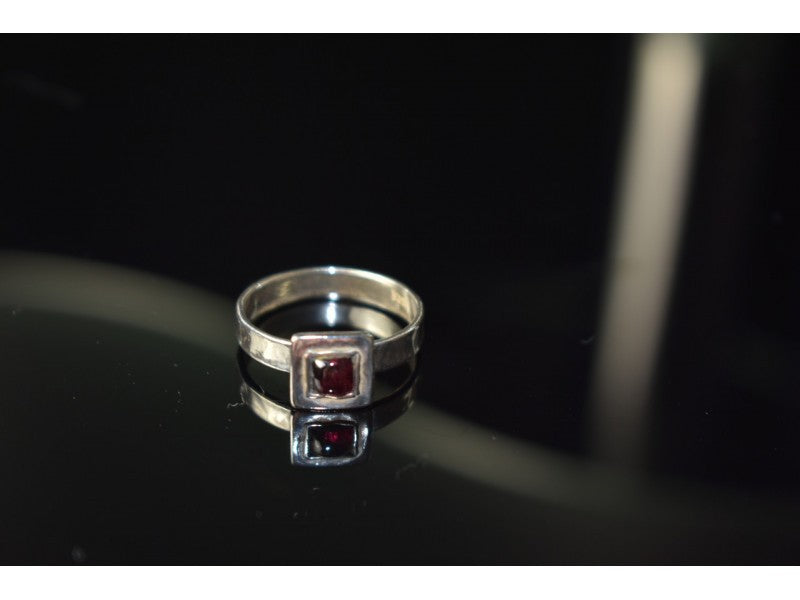 925 Sterling Silver Almandine Ring Size 6.5
