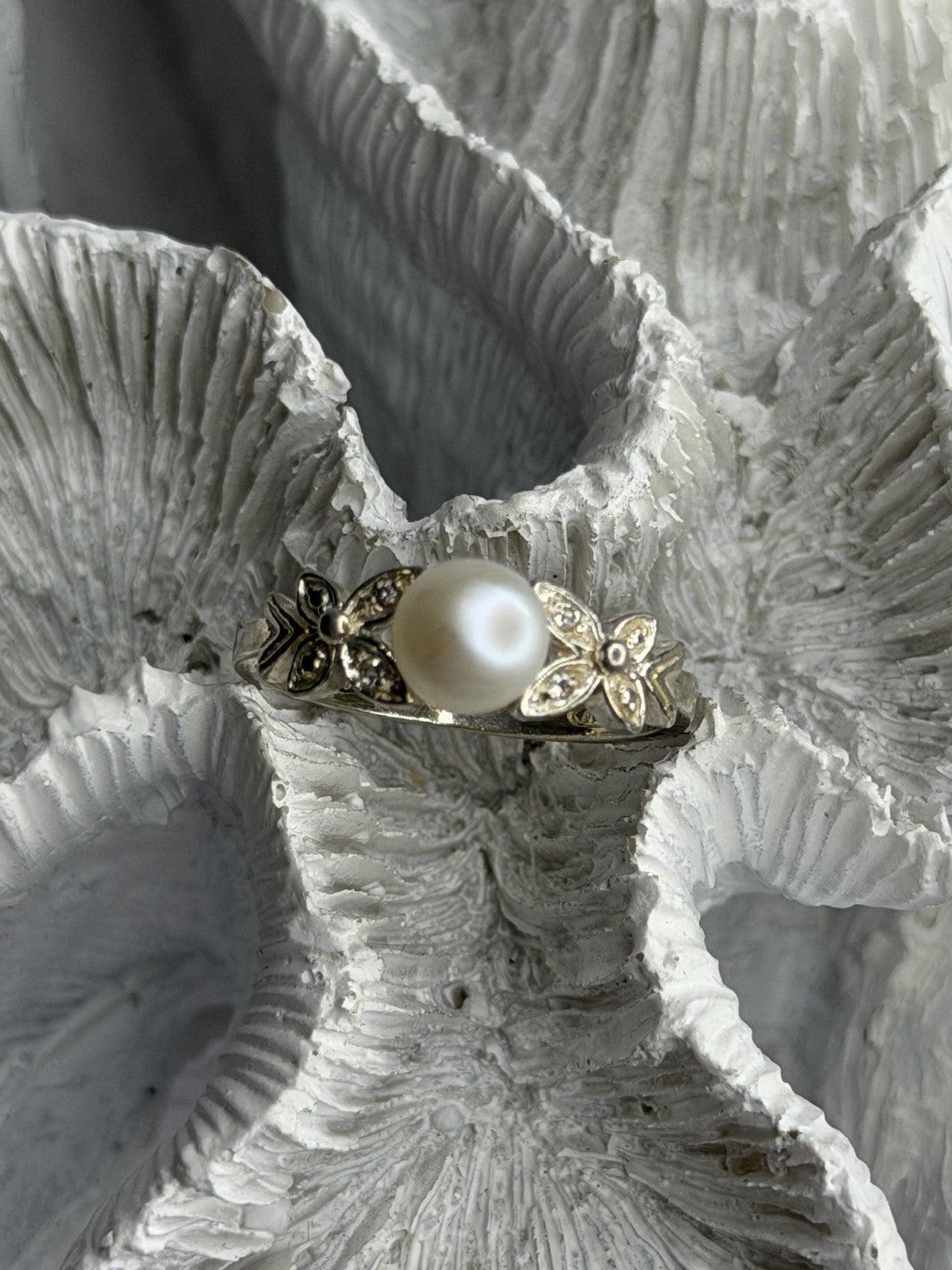 Lovely 925 Sterling Silver Pearl & Beryl Ring Size 10