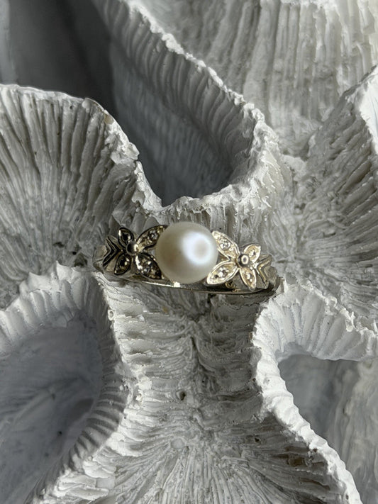 Lovely 925 Sterling Silver Pearl & Beryl Ring Size 10