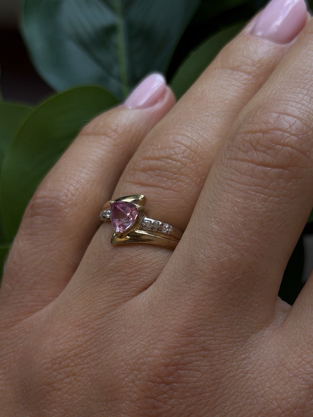 Romantic 10K Yellow Gold Pink Sapphire & Diamond Ring Size 7