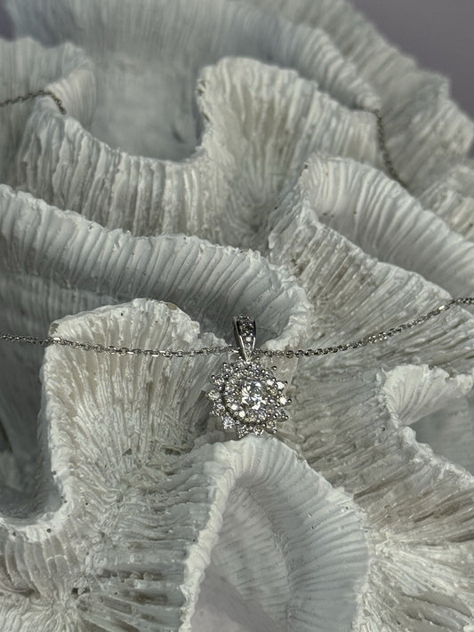 14K WHITE GOLD DIAMOND FLOWER 0.85 CARAT NECKLACE LENGTH 18 INCH