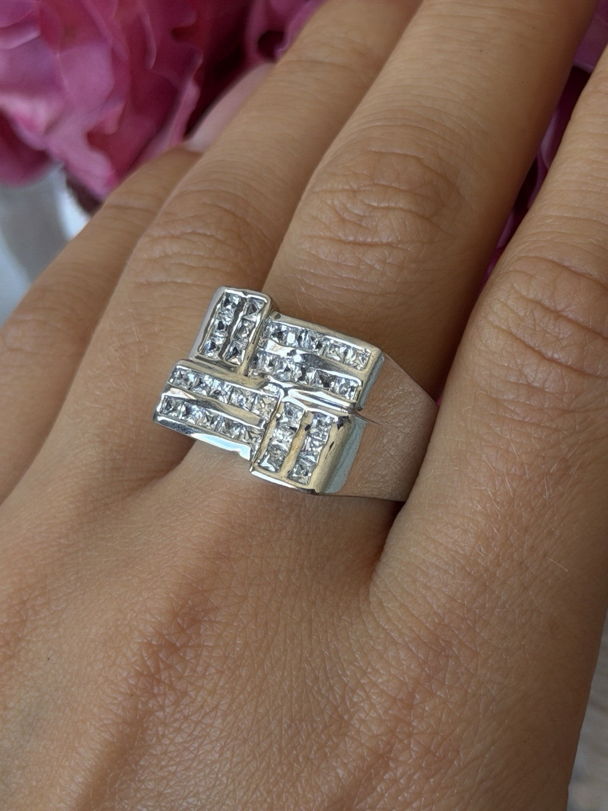 Elegant Design 925 Sterling Silver Beryl Ring Size 10