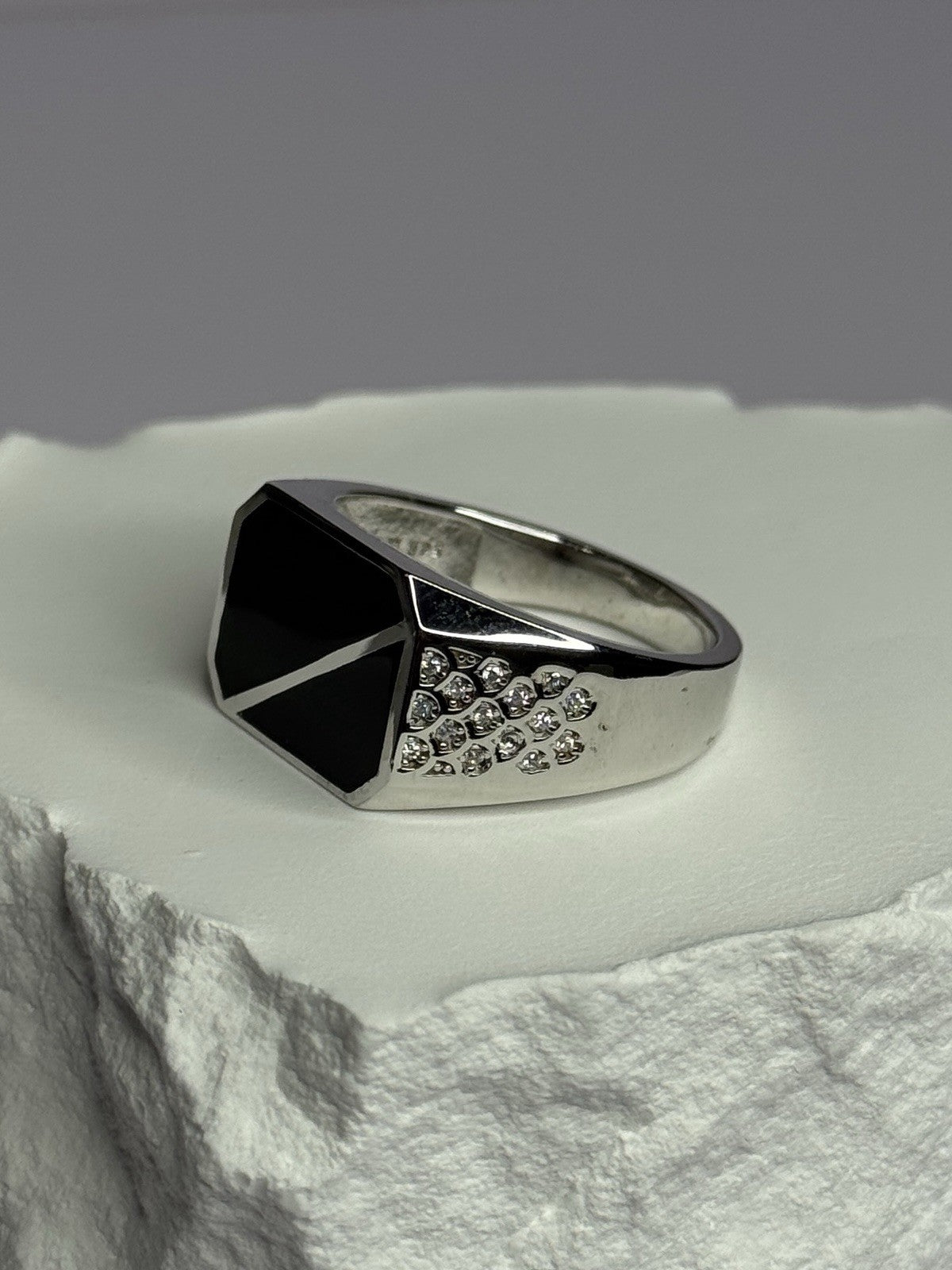 925 Sterling Silver Black Enamel & CZ Men's Ring Size 11
