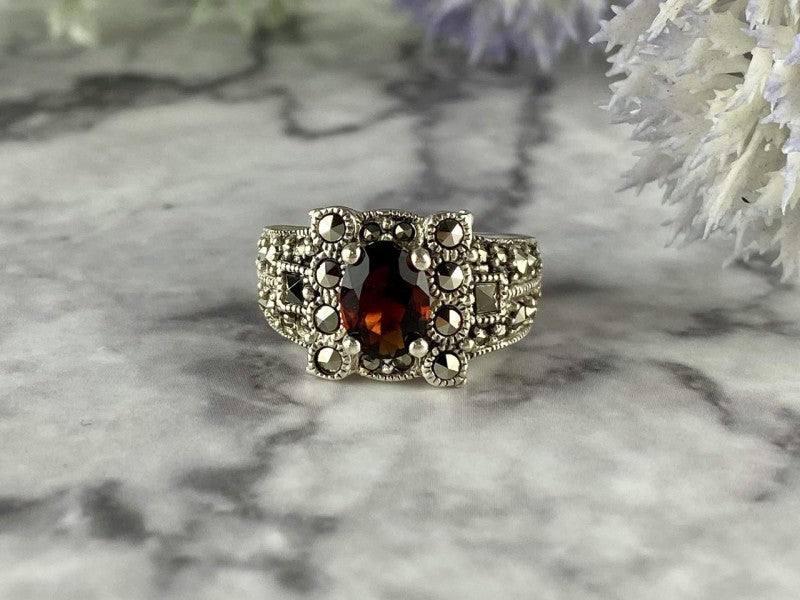 925 Sterling Silver Garnet & Marcasites Ring Size 6.75