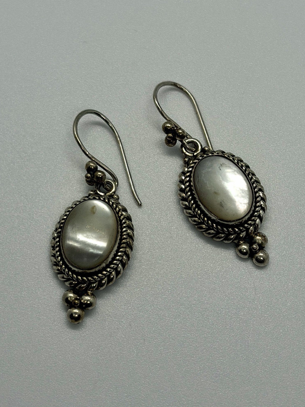 Vintage 925 Sterling Silver Mother of Pearl Oval Dangle Earrings