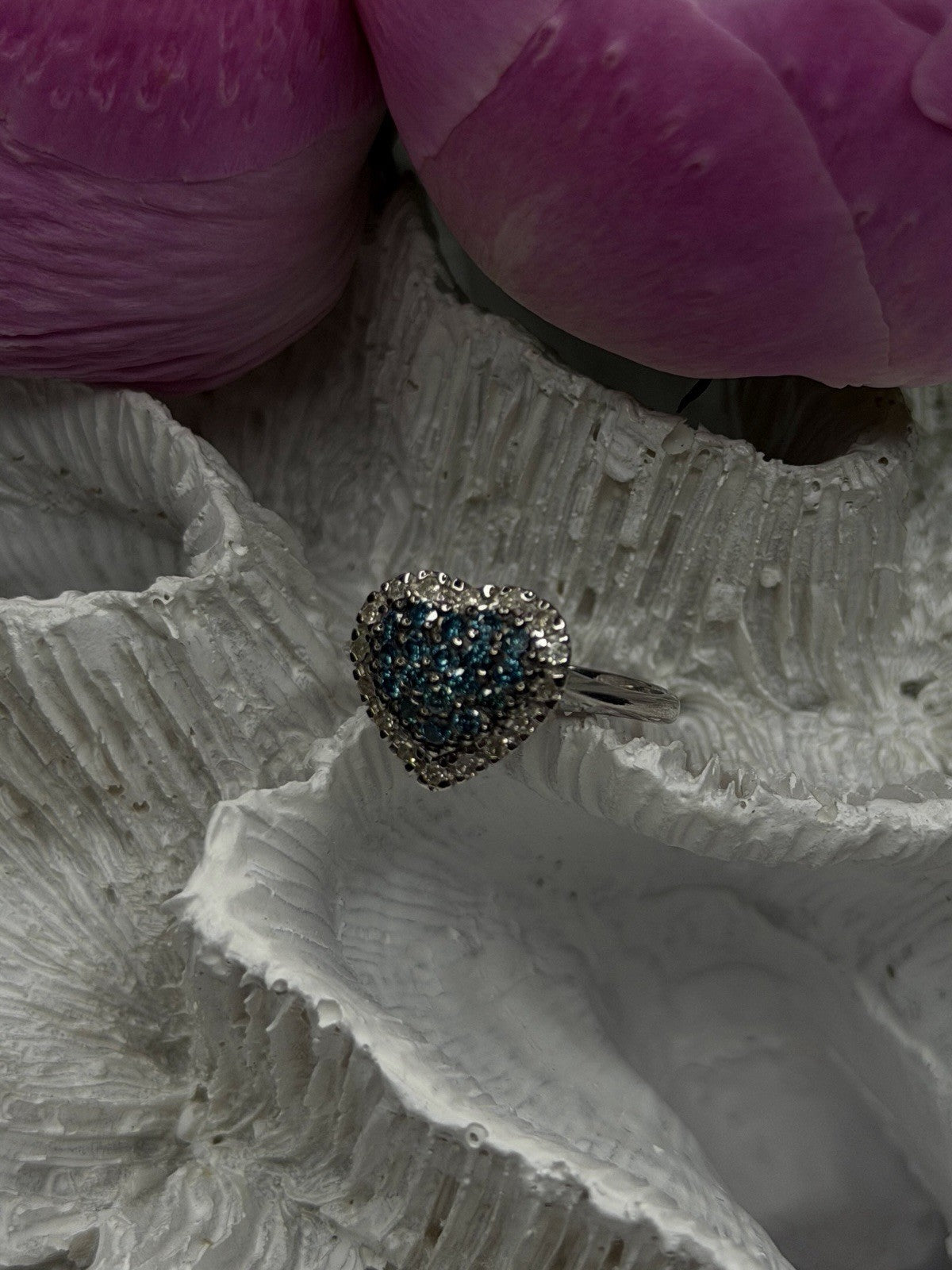 14K White Gold Heart Blue & White Diamonds Ring Size 6