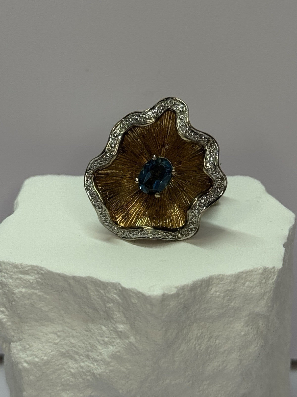 925 Sterling Silver Gold Plated Topaz "Beautiful Flower" Ring Size  7