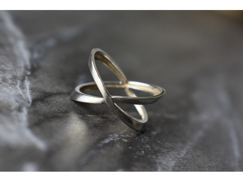 Handmade 925 Sterling Silver Ring Size 7.5