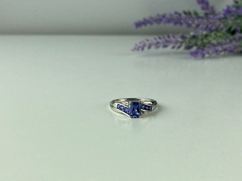 10K White Gold Iolite & Diamonds Ring Size 6.5