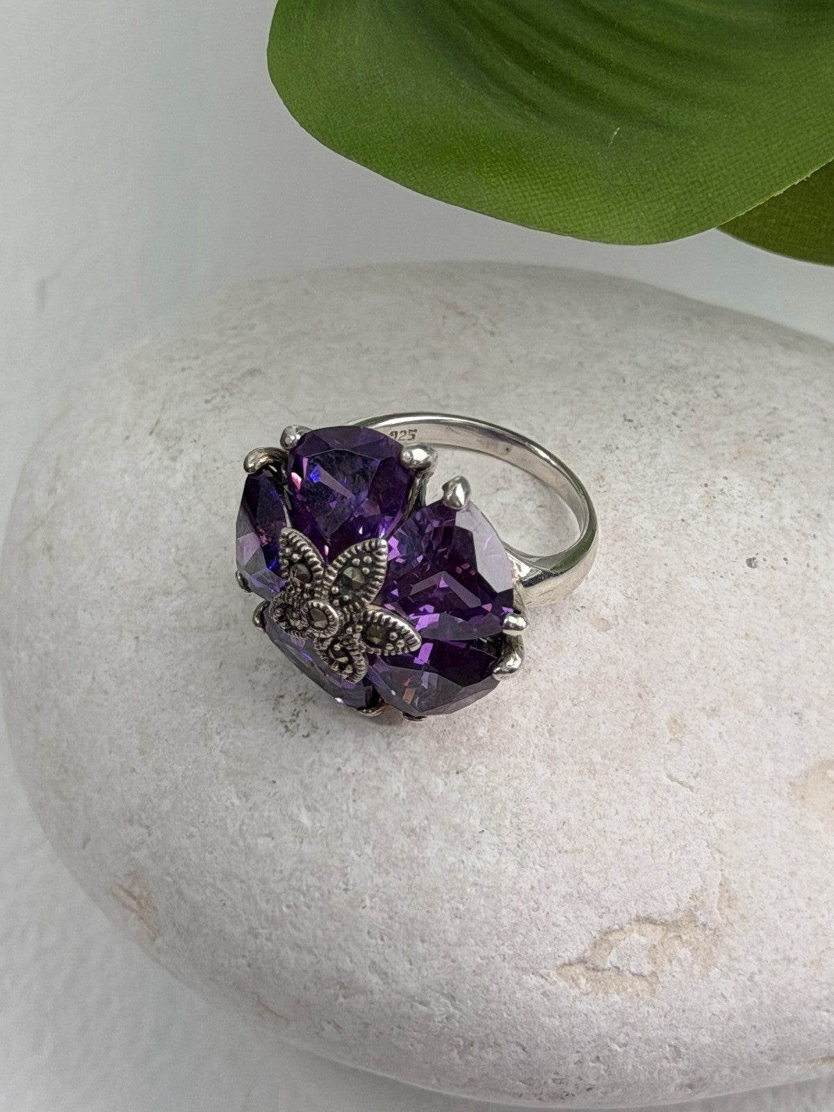 925 Sterling Silver Amethyst & Marcasite Flower Ring Size 7.5