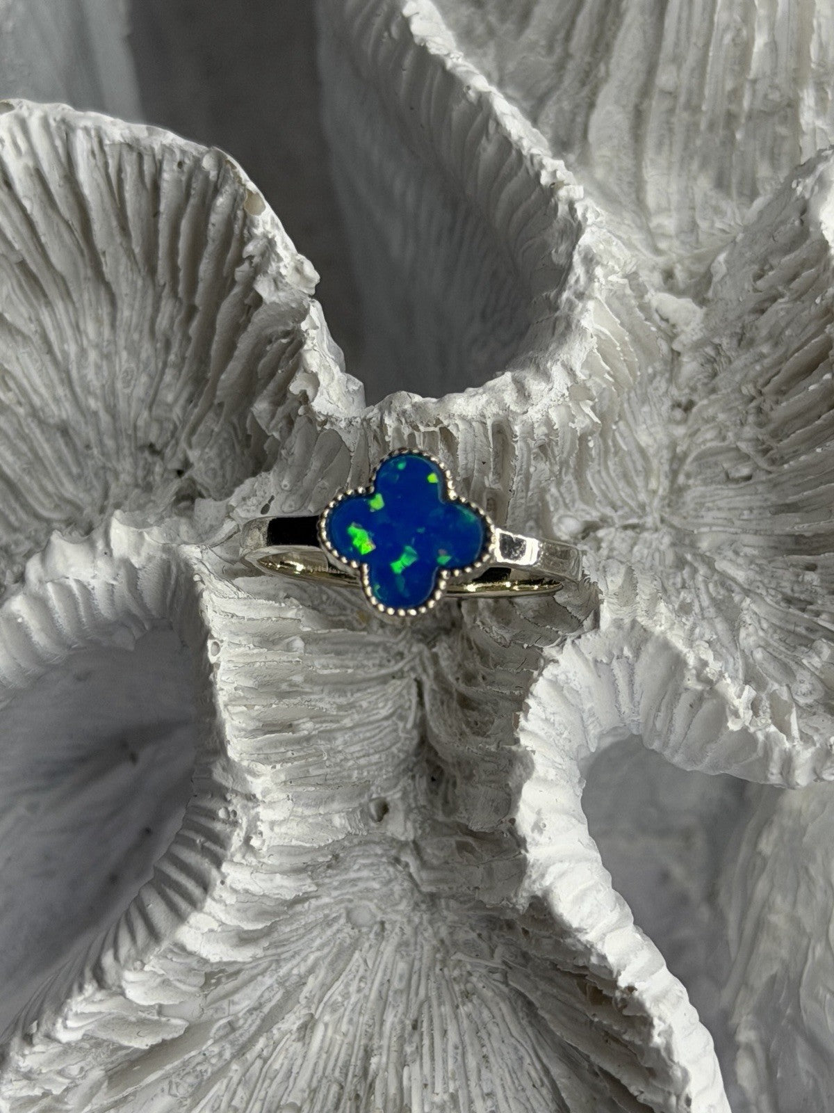 Clover 925 Sterling Silver Blue Simulated Opal Ring Size 7