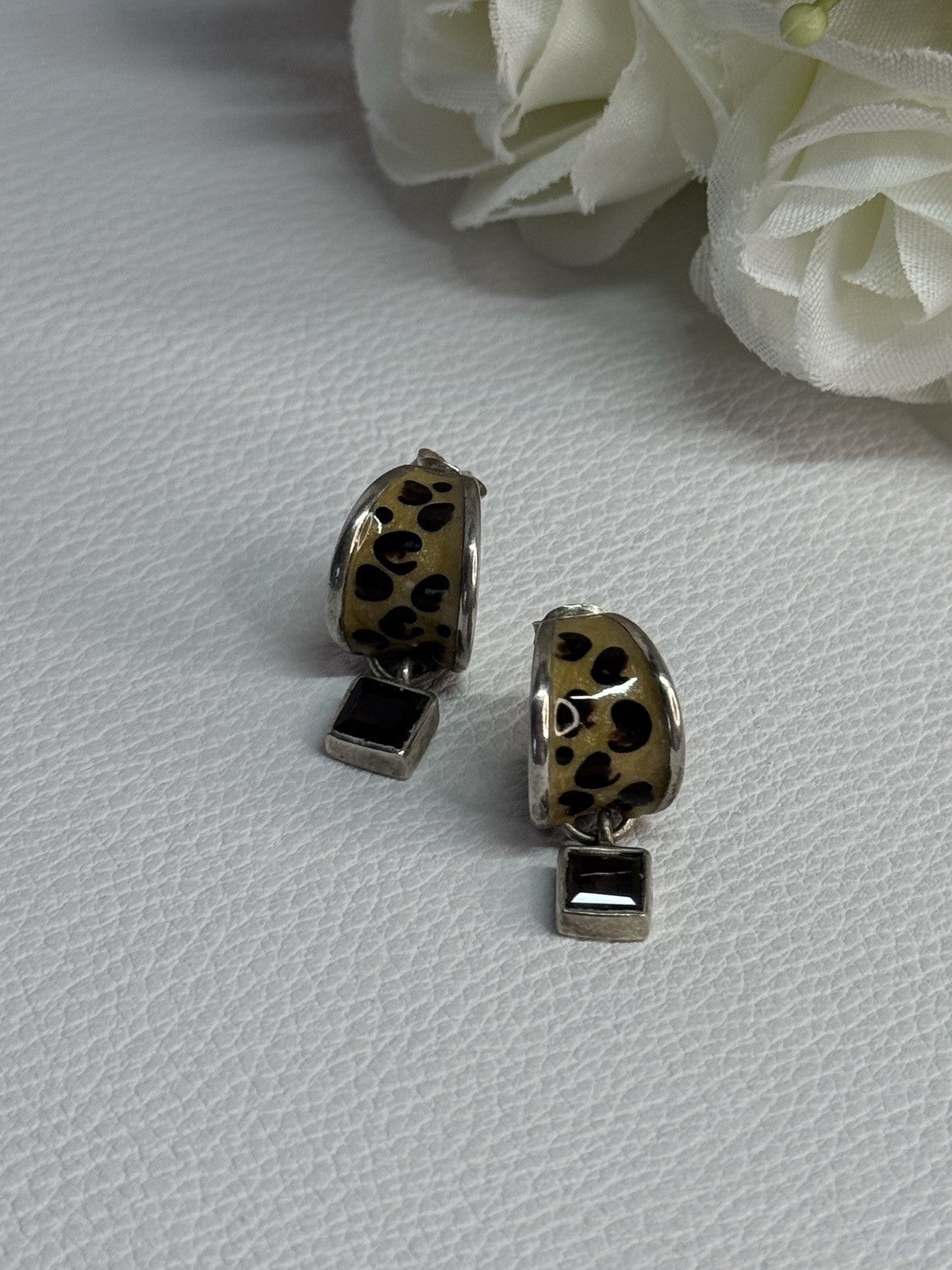 925 Sterling Silver Cowrie Shell & Brown Tourmaline Earrings Length 0.87 Inch