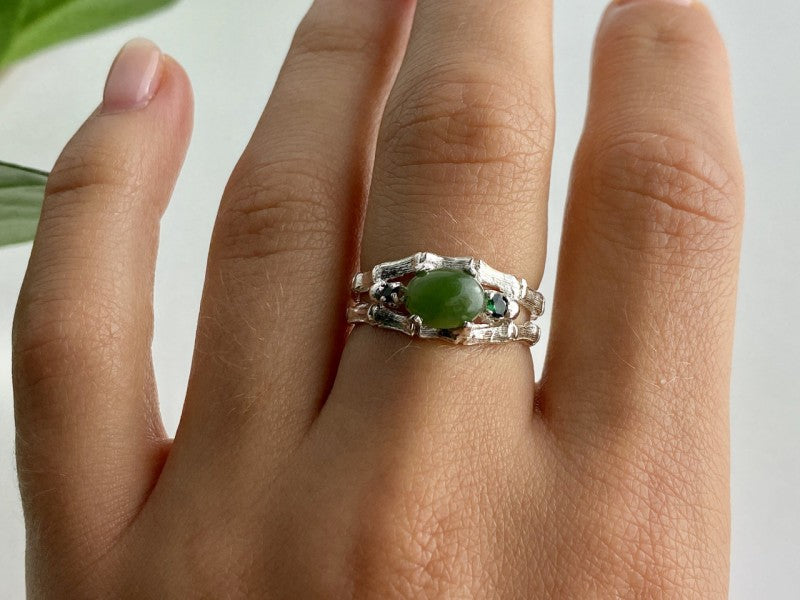 925 Sterling Silver Nephrite ( Jade ) & Emeralds Ring Size 8