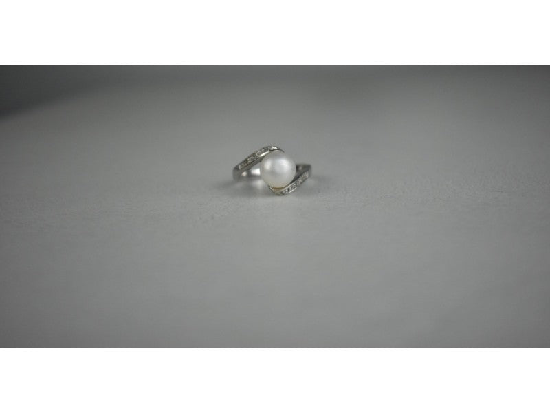 925 Sterling Silver Pearl & Colorless Spinel Ring Size 8