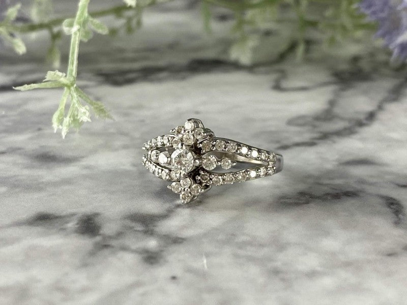 14K White Gold Diamonds Ring Size 6.5