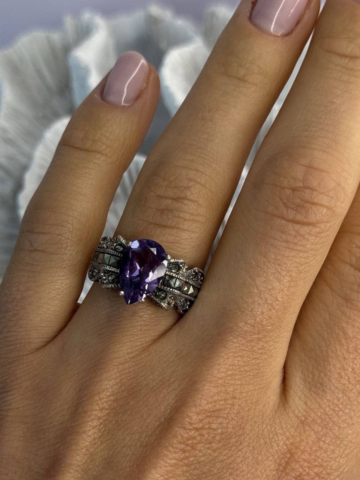 925 Sterling Silver Amethyst & Marcasite Ring Size 7
