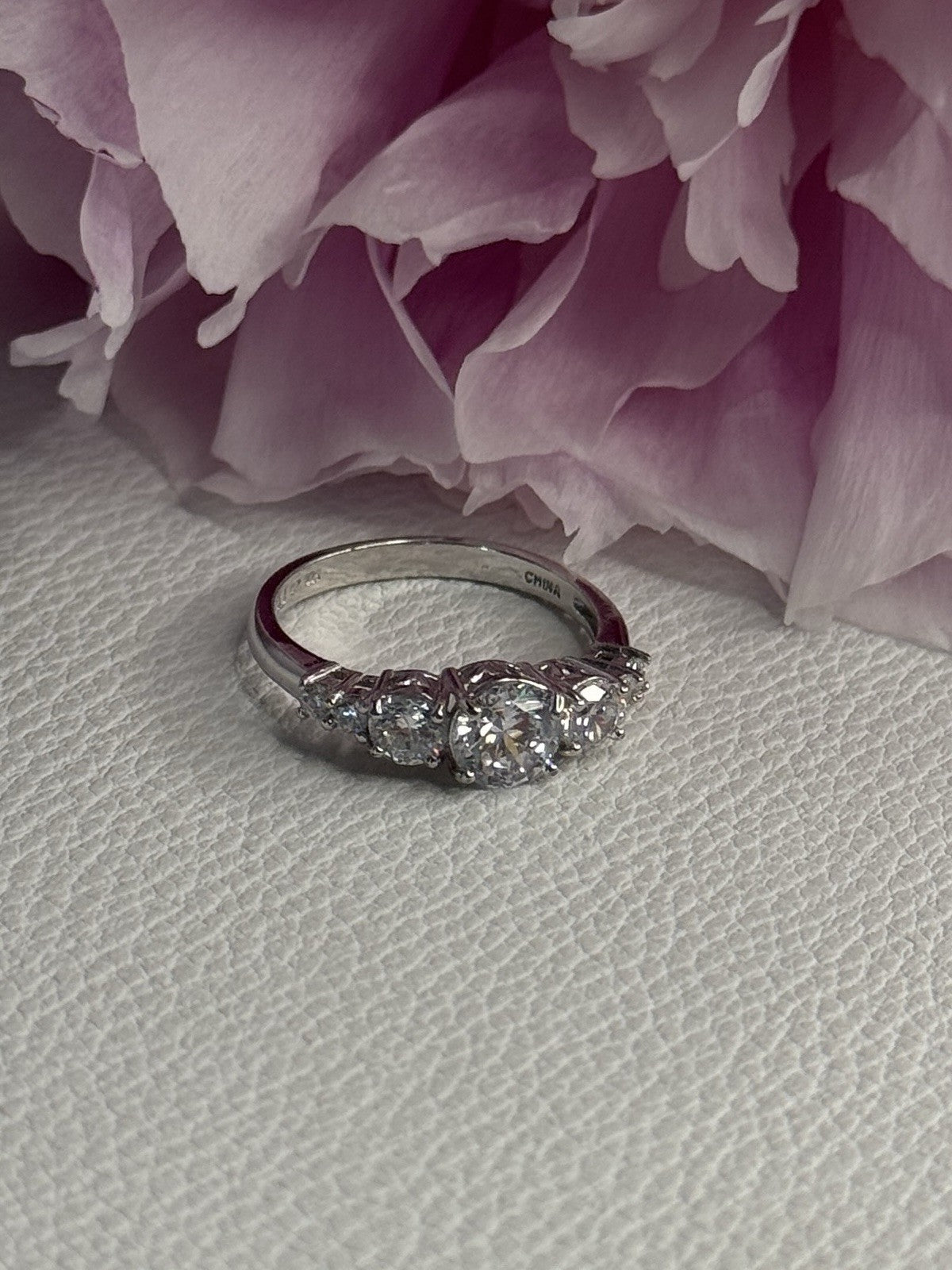 Shiny 925 Sterling Silver CZ Ring Size 7