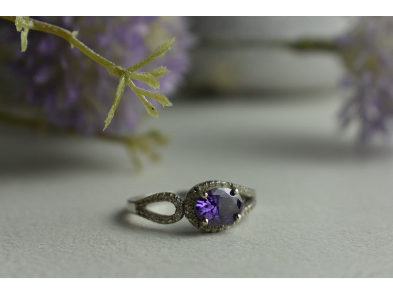 925 Sterling Silver Amethyst & CZ Ring Size 8