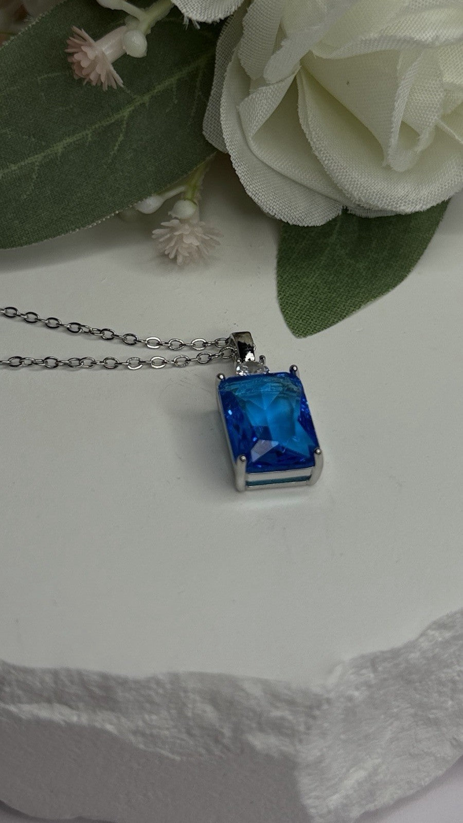 925 Sterling Silver Blue Shiny Cz Necklace Length 16/18 in