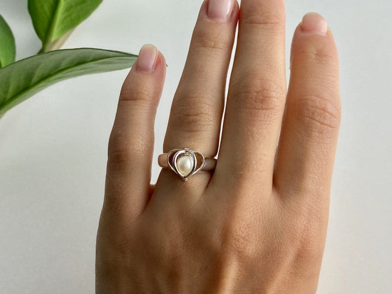 925 Sterling Silver Pearl Ring Size 6.5