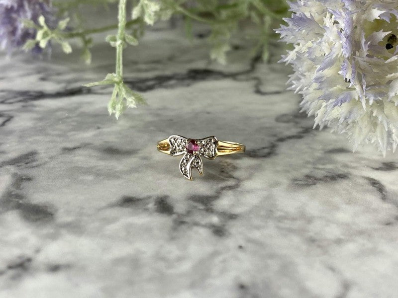 10K Yellow Gold Spinel & Diamonds "Bow" Ring Size 5.5