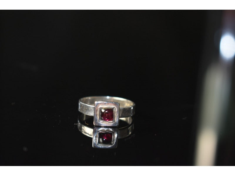 925 Sterling Silver Almandine Ring Size 6.5