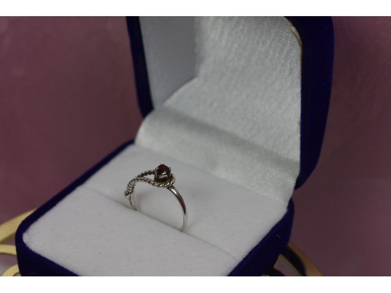925 Sterling Silver Garnet Ring Size 5.5