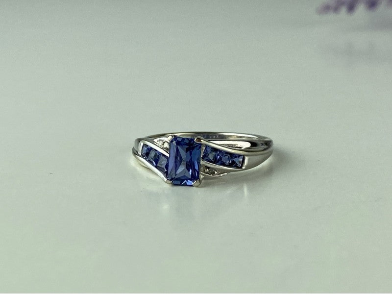 10K White Gold Iolite & Diamonds Ring Size 6.5