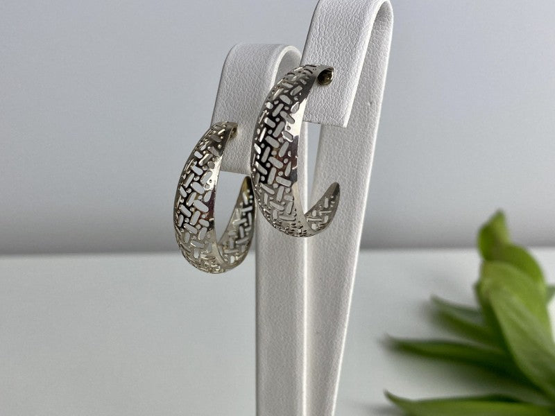 Classic Openwork Stud Earrings
