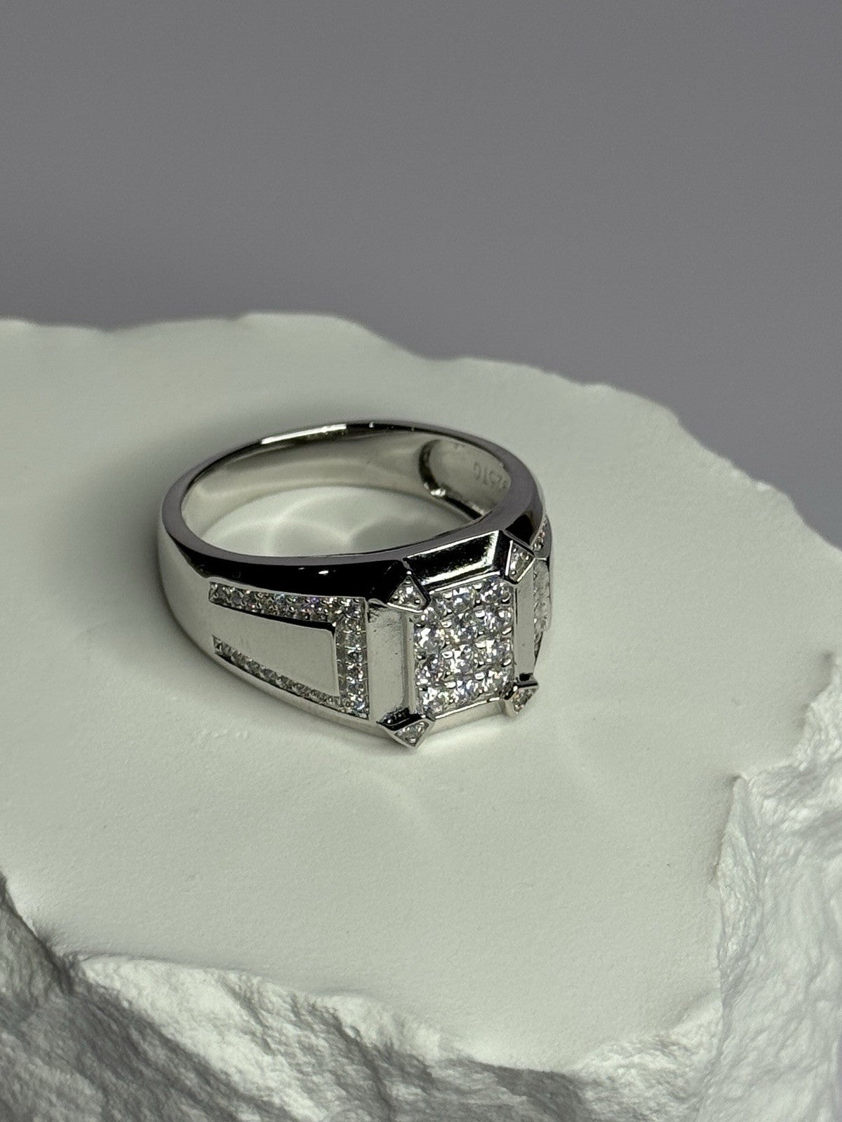 925 Sterling Silver CZ Men'S Ring Size 12