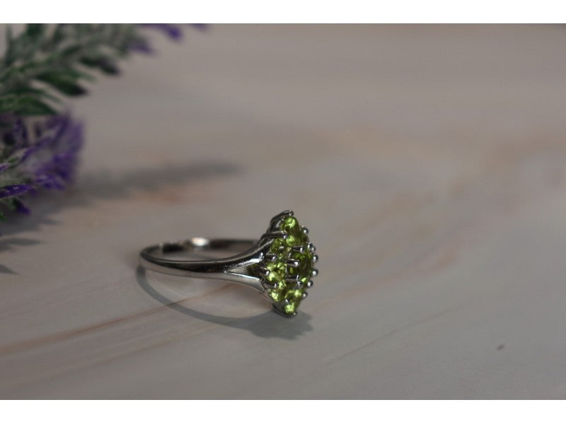 925 Sterling Silver Peridot Ring Size 8