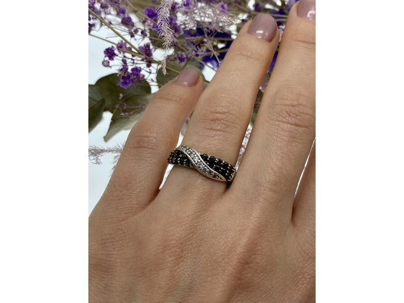925 Sterling Silver Black & White Tourmaline "Yin Yang" Ring Size 6.5