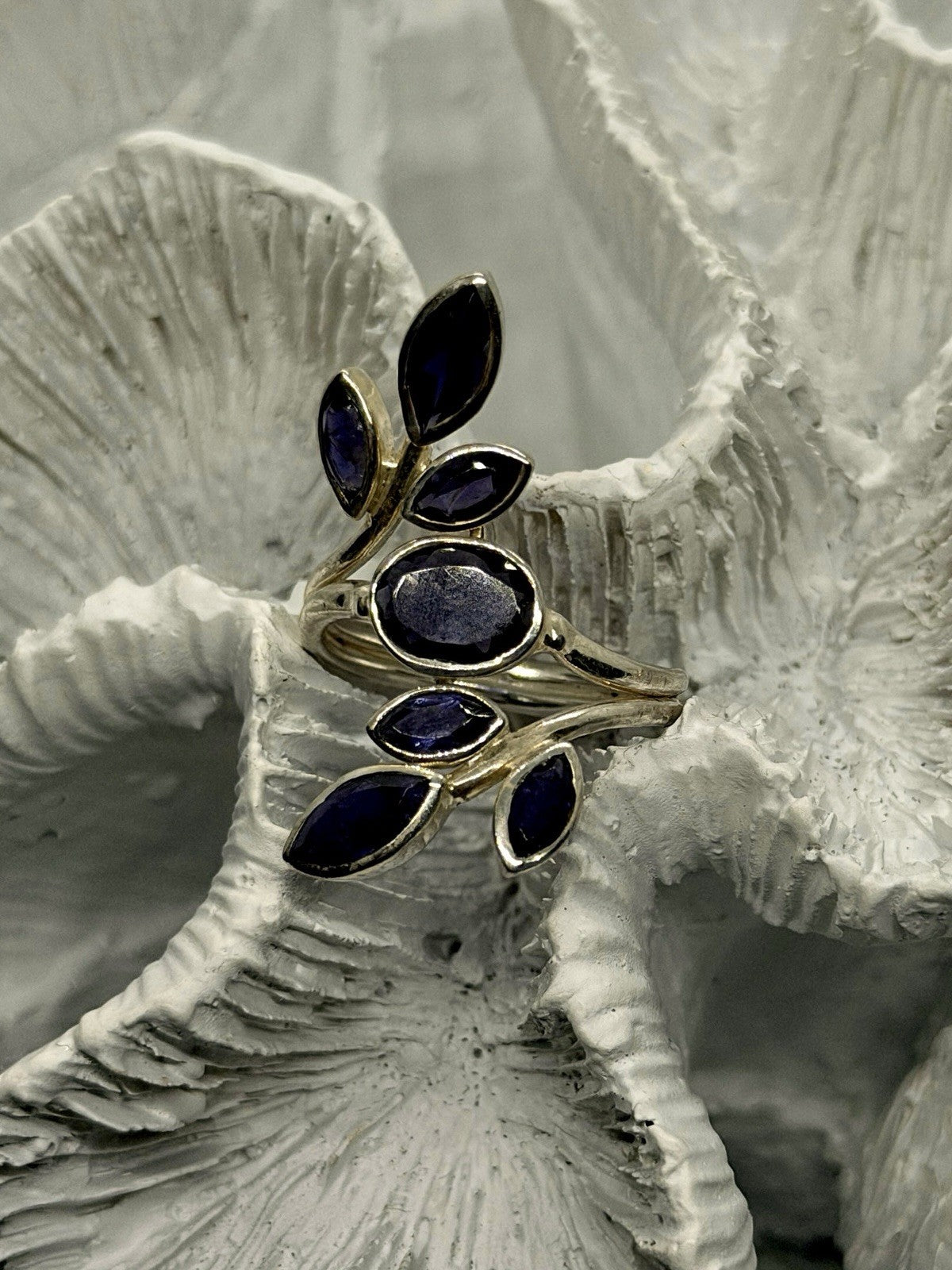 925 Sterling Silver Deep Purple Amethyst Color Gemstones Floral Leaf Ring Size 7