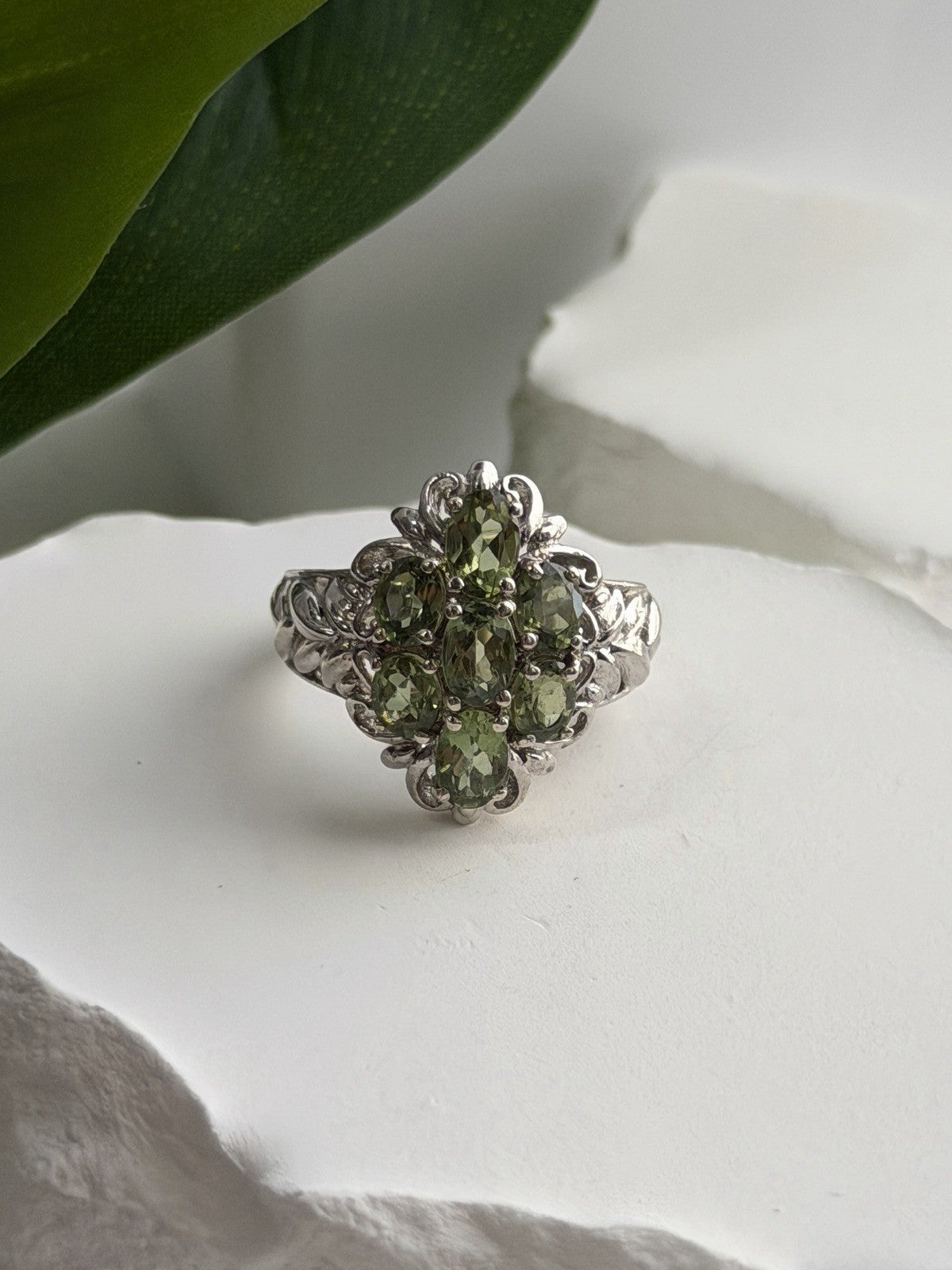 Elegant 925 Sterling Silver Peridot Ring Size 7