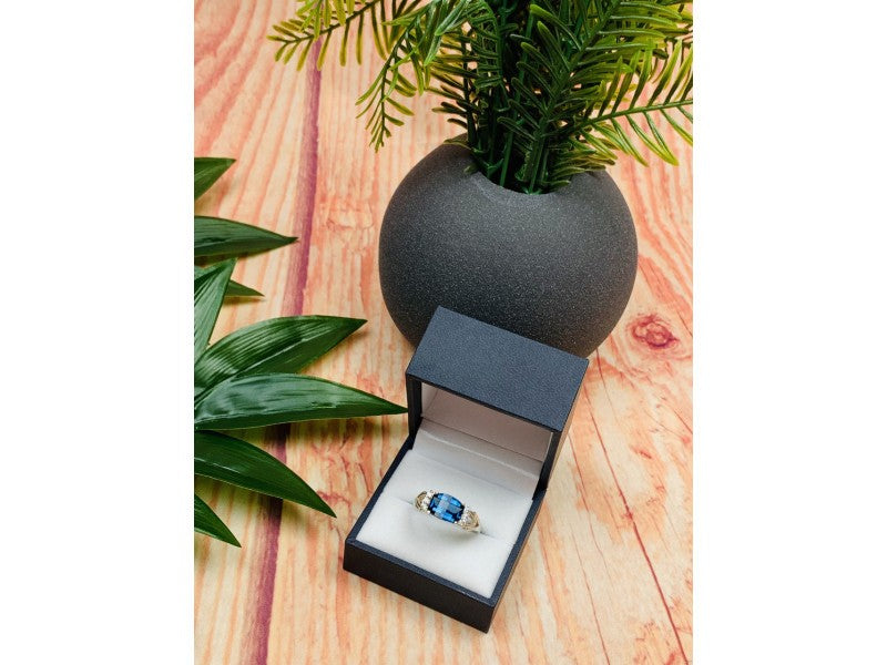 925 Sterling Silver Spinel & CZ Ring Size 9