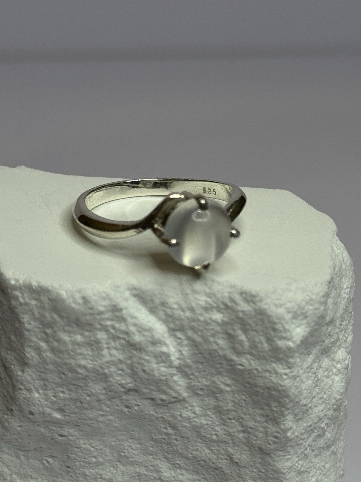 925 Sterling Silver Moonstone Ring Size 7.5