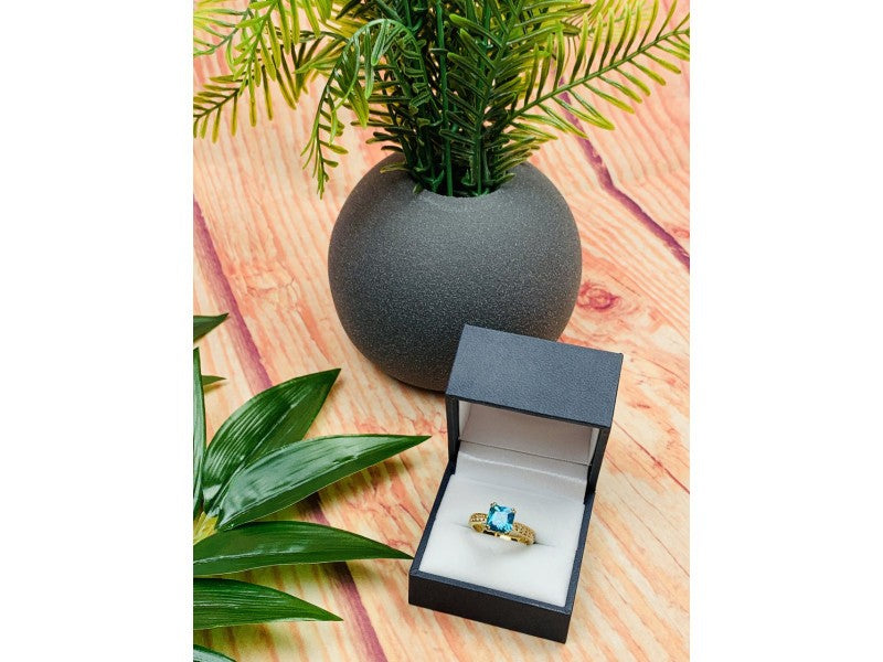 925 Sterling Silver Gold Plated Blue Topaz Ring Size 8