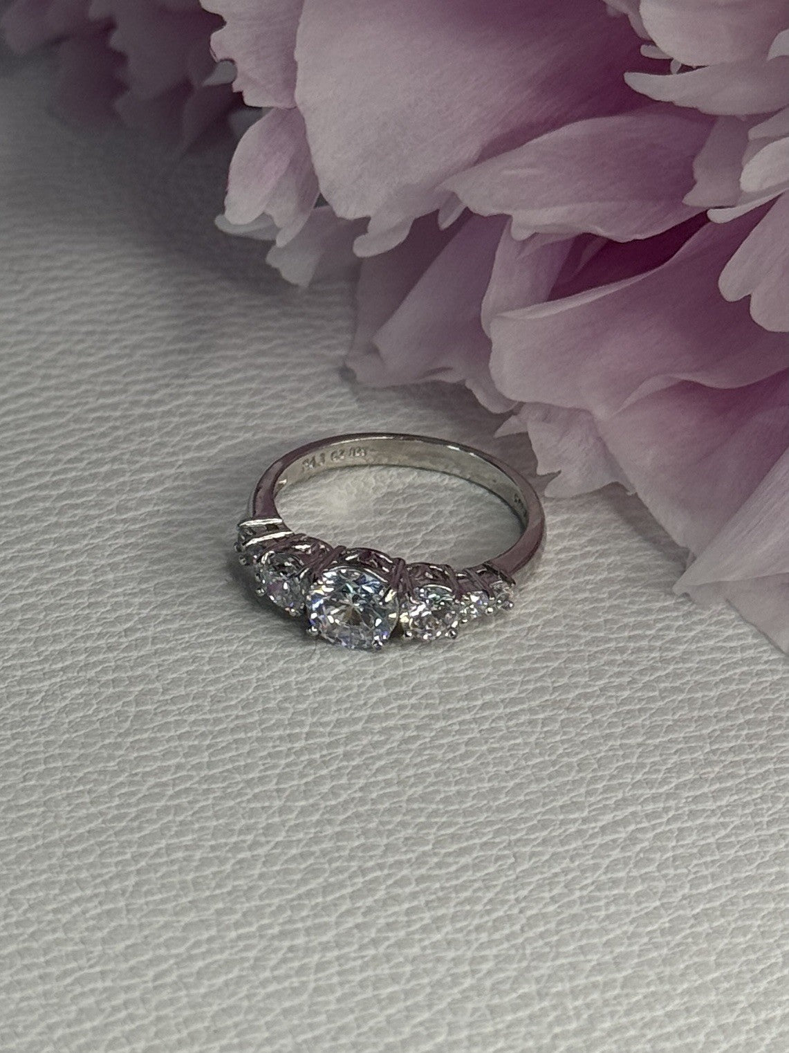 Shiny 925 Sterling Silver CZ Ring Size 7